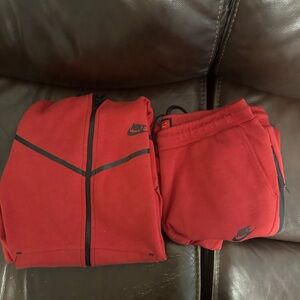 Men’s Nike Tech Red Large